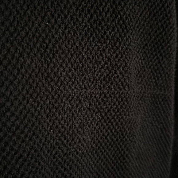 Natori Black Honeycomb Knit Chunky V-Neck Sweater Medium Flaws - Picture 2 of 9